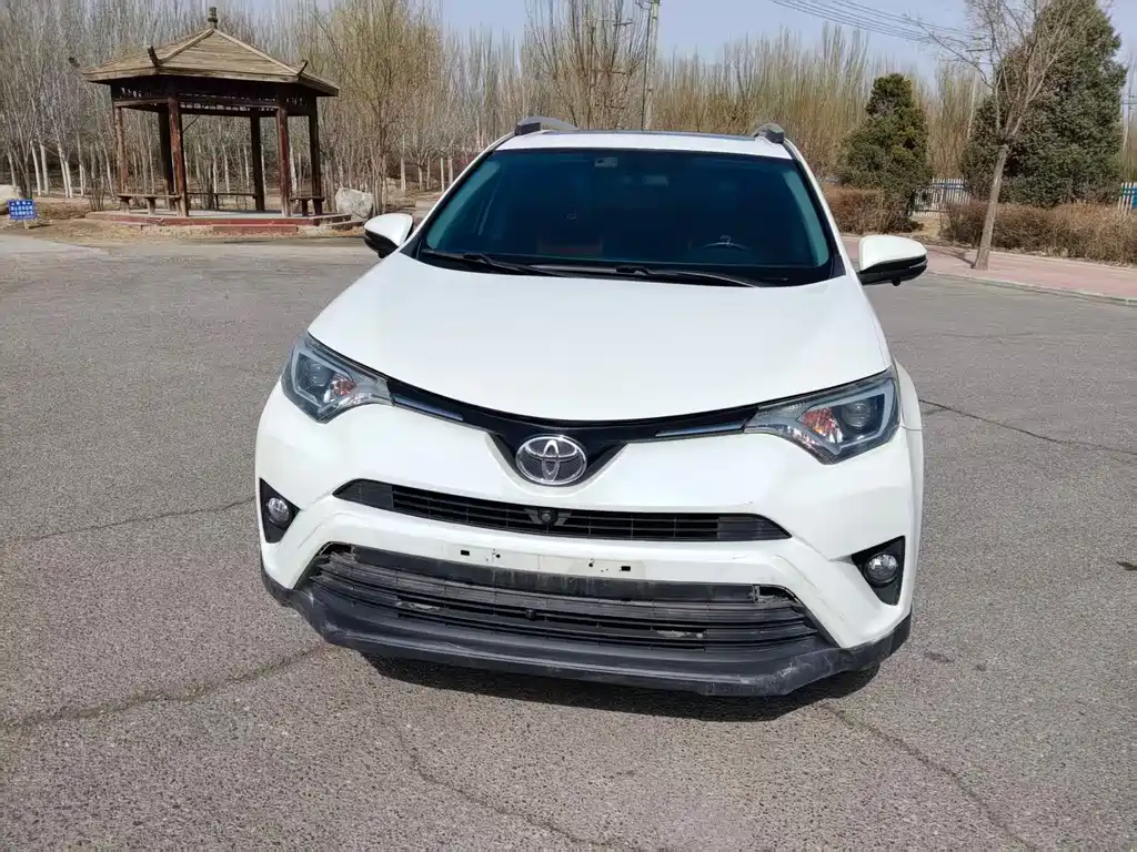 Toyota RAV4 2019 — фото 2