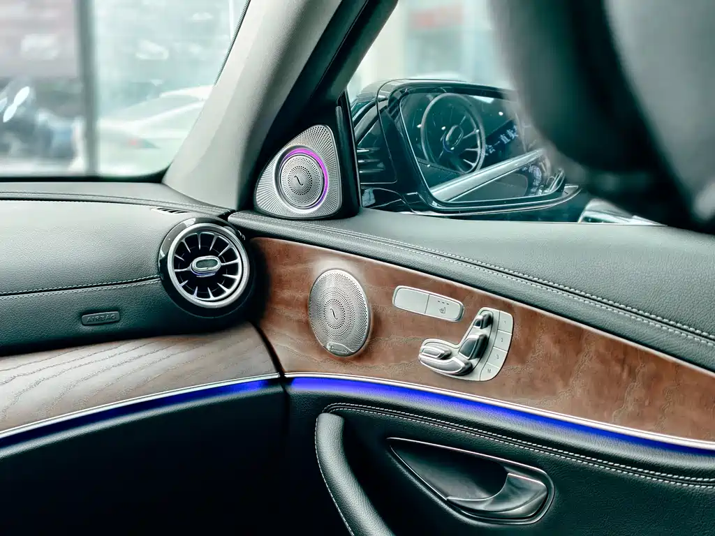 Mercedes-Benz E-Class 2021 — фото 13