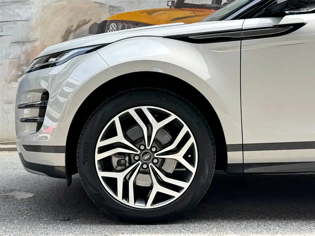 Land Rover Evoque 2023 — фото 6