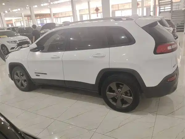 Jeep Cherokee 2016