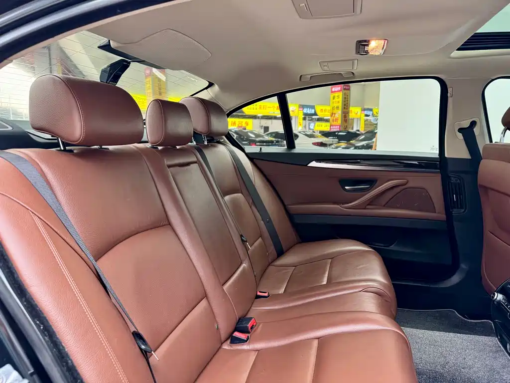 BMW 5 Series 2015 — фото 12