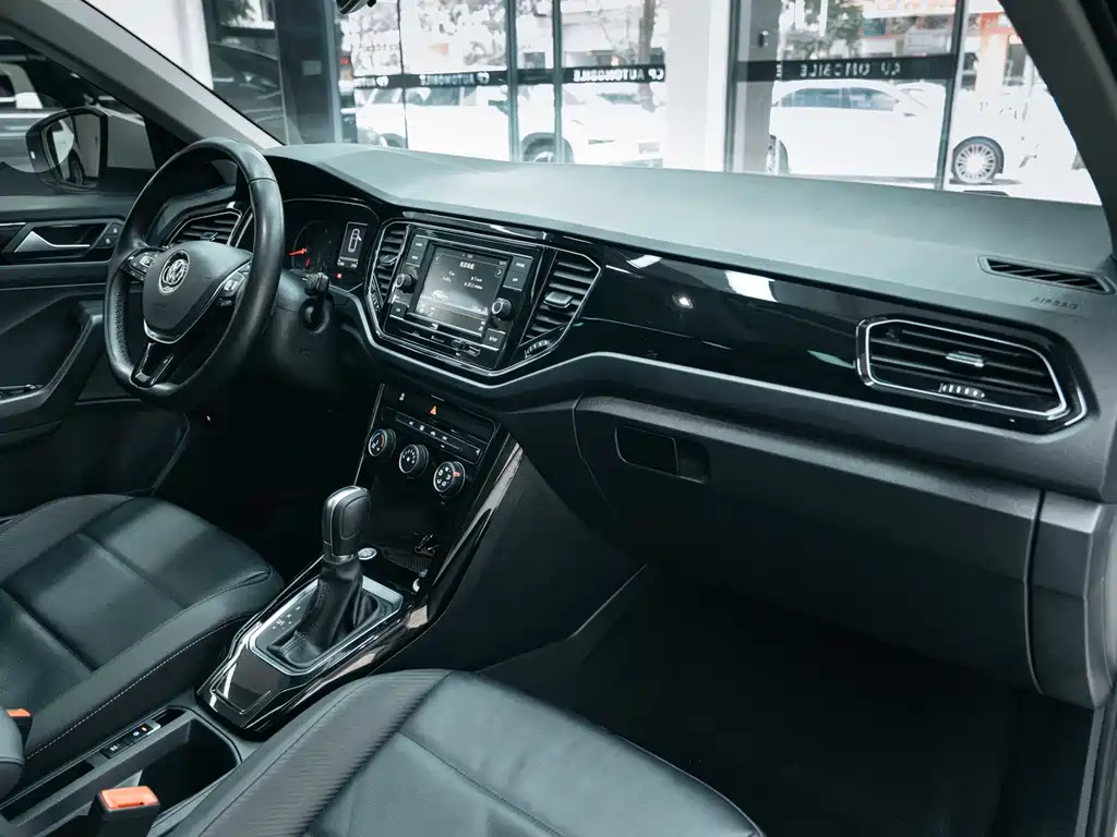 Volkswagen T-Roc 2019 — фото 18