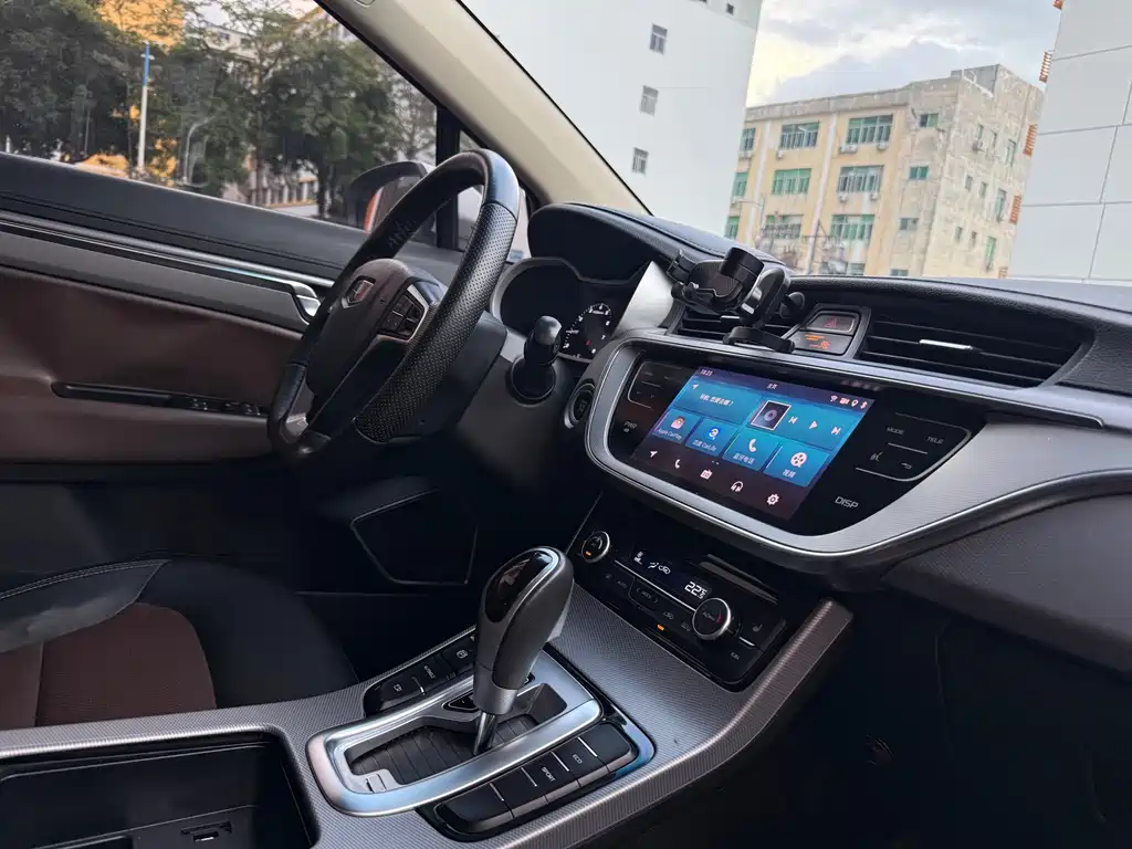 Geely Emgrand GS 2018 — фото 20