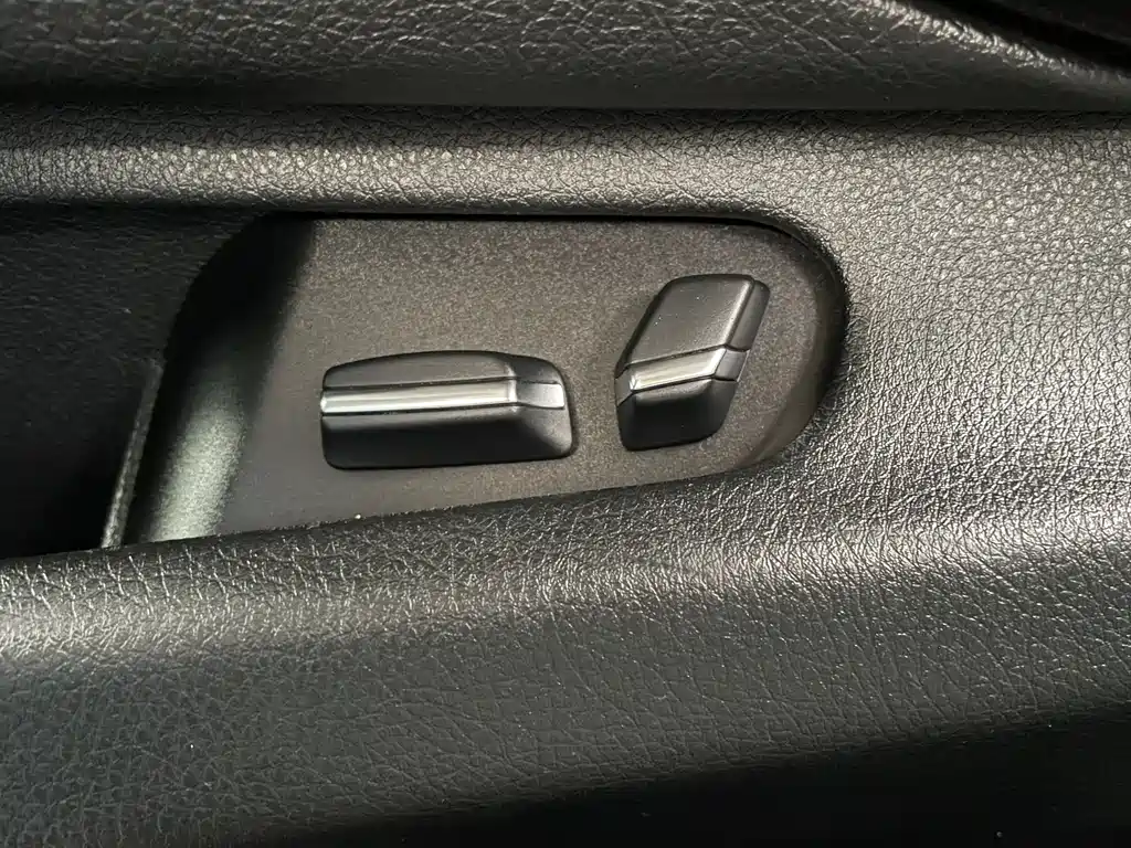 BMW 3 Series 2018 — фото 5