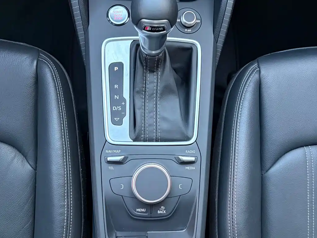 Audi Q2L 2023 — фото 12
