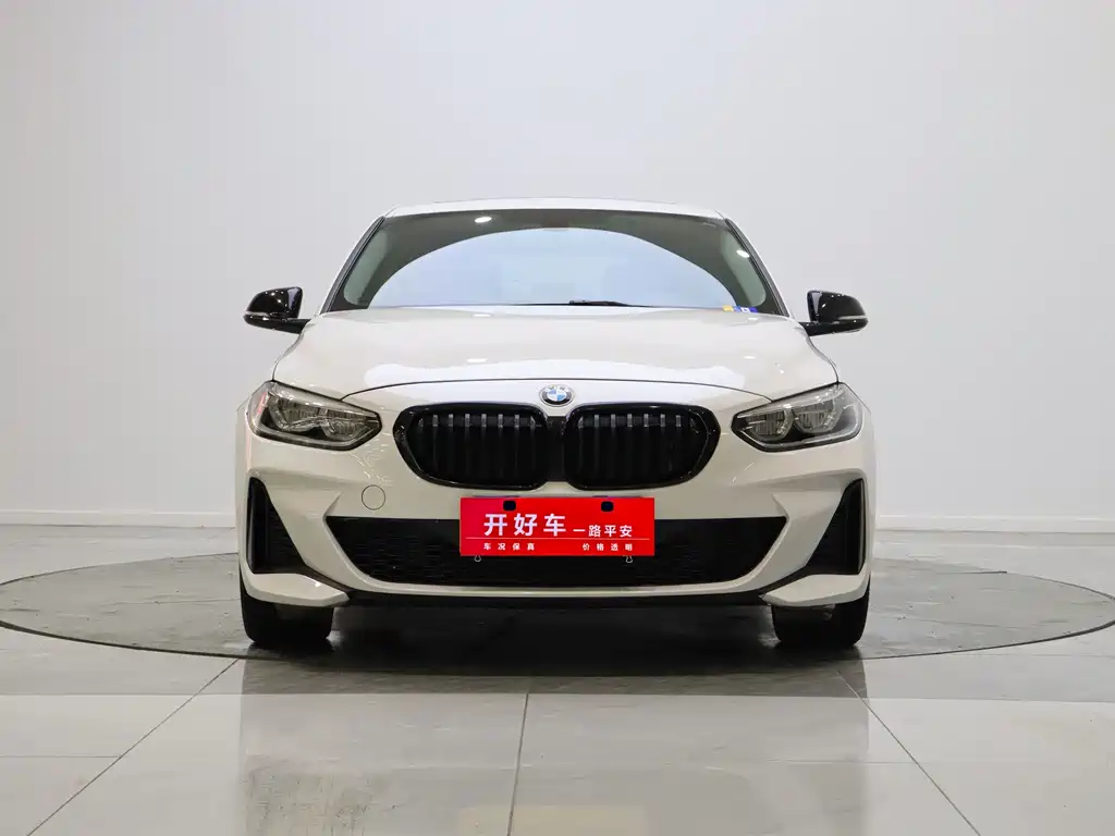 BMW 1 Series 2023 — фото 1