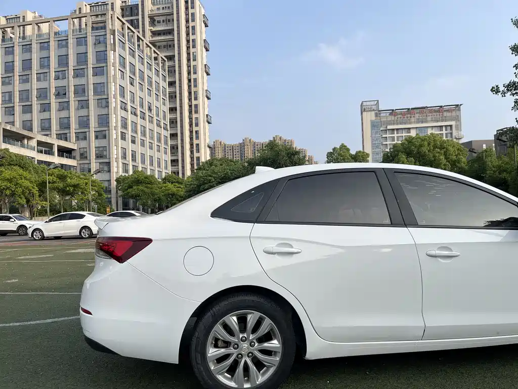 Buick Excelle 2018 — фото 15
