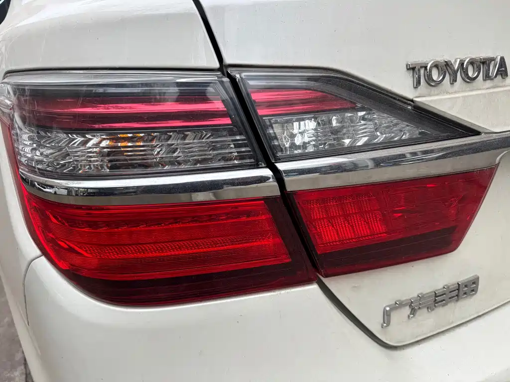 Toyota Camry 2017 — фото 6