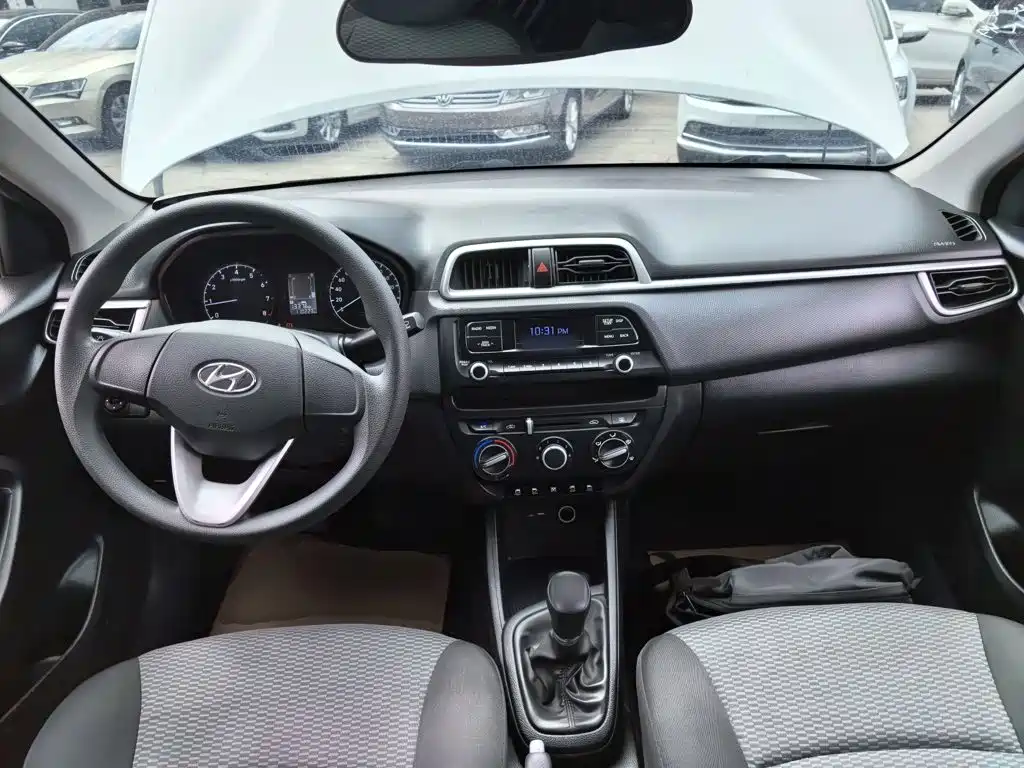 Hyundai Verna 2018 — фото 10