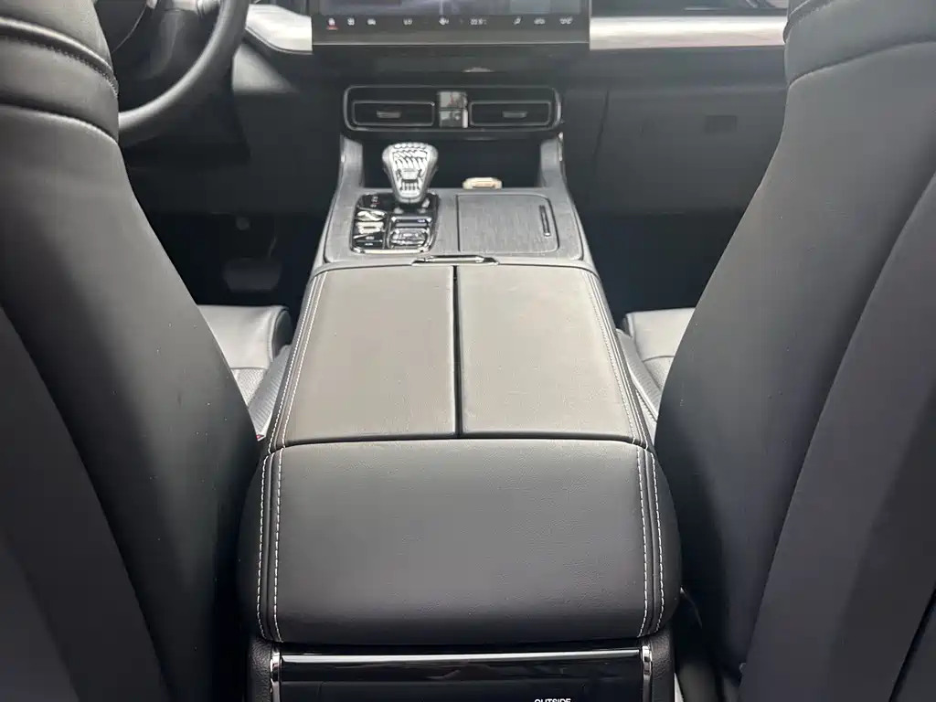 GAC Motor Trumpchi GS8 2022 — фото 17