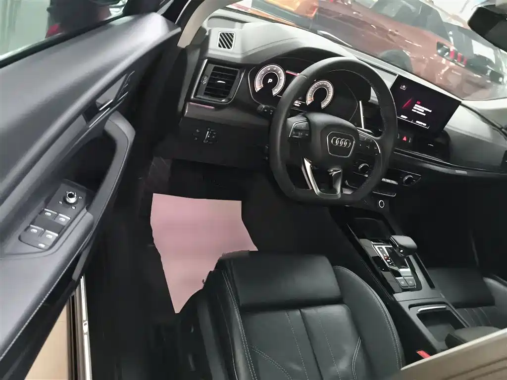 Audi Q5L 2022 — фото 16