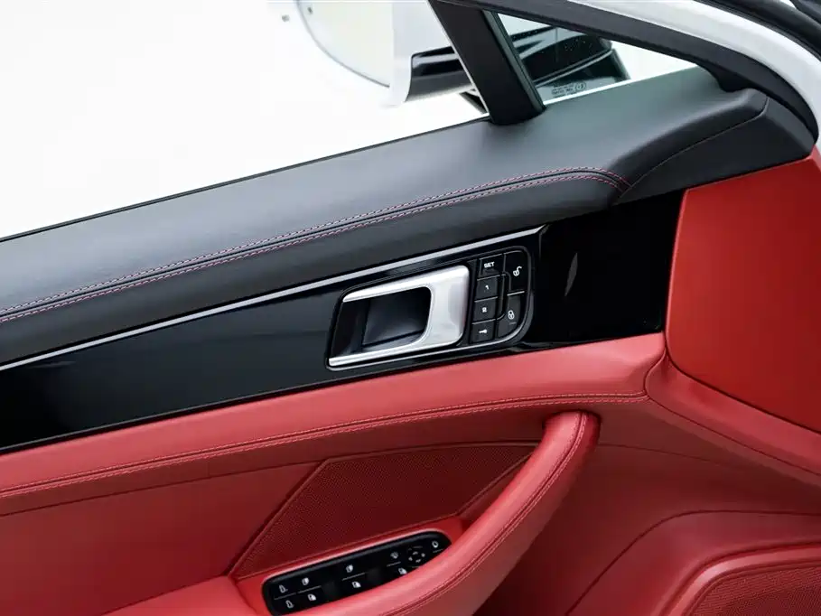 Porsche Panamera 2018 — фото 17