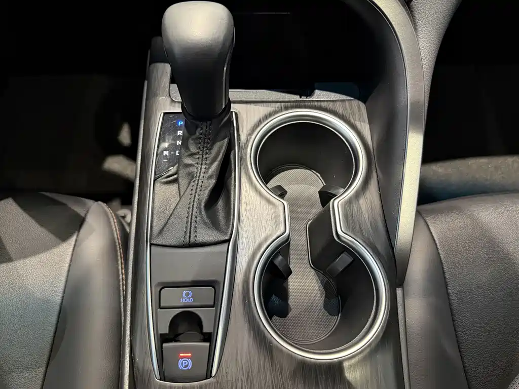 Toyota Camry 2022 — фото 14