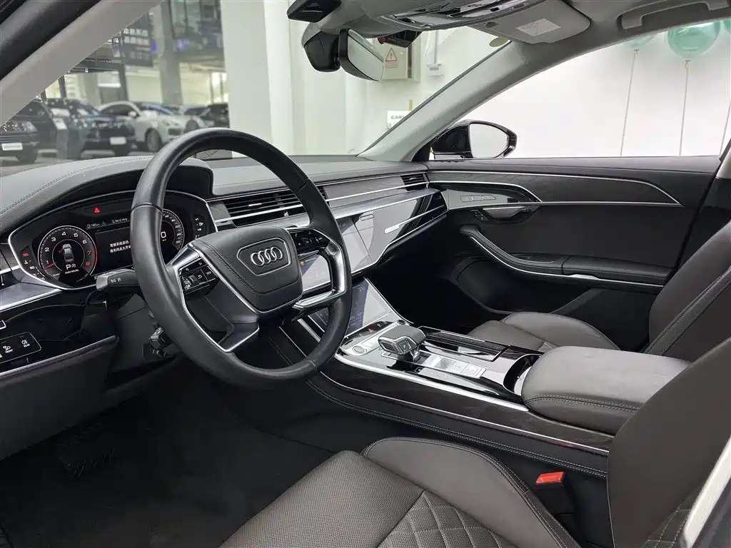 Audi A8 2023
