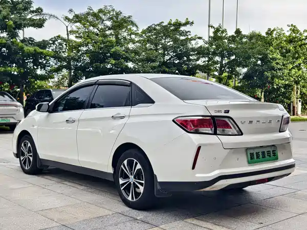 Venucia D60 EV 2022