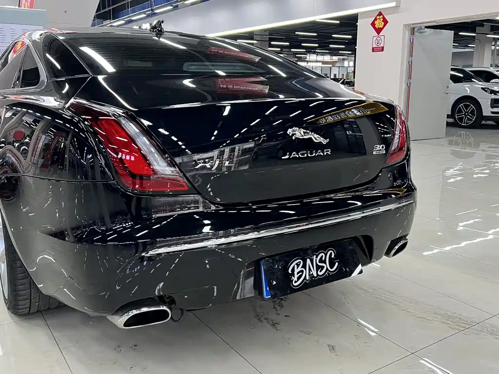 Jaguar XJ 2014 — фото 17