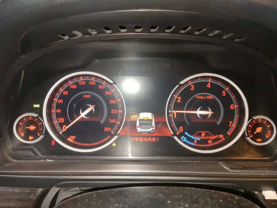 BMW 5 Series 2016 — фото 14