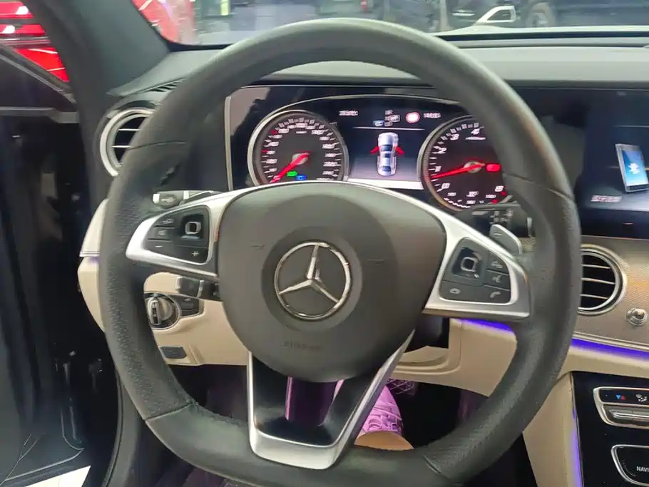 Mercedes-Benz E-Class 2017 — фото 15