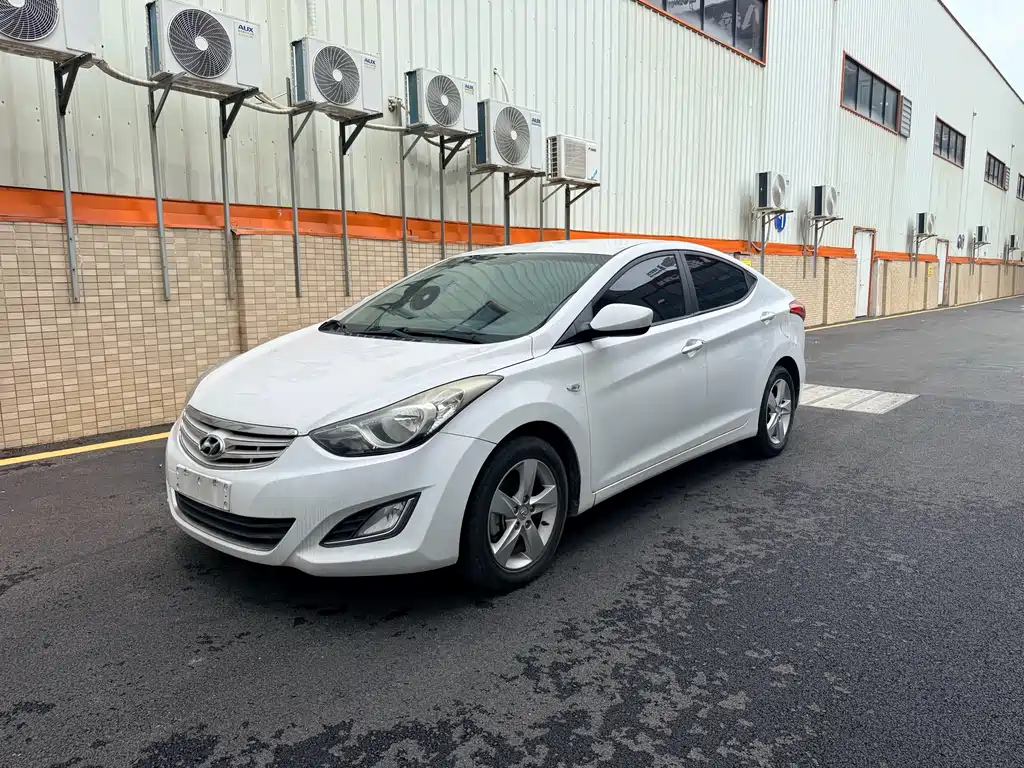 Hyundai Elantra 2012