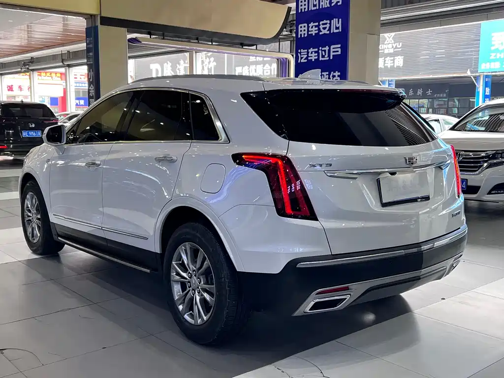 Cadillac XT5 2021 — фото 6