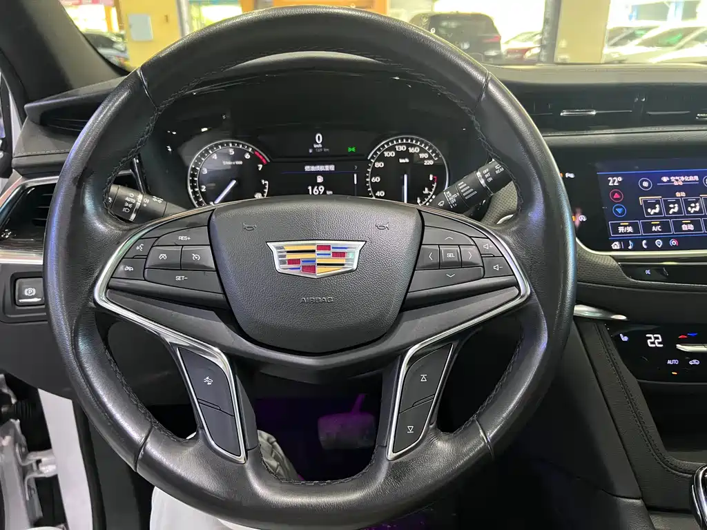 Cadillac XT5 2021 — фото 18