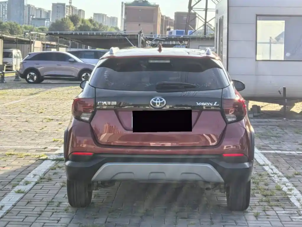 Toyota Yaris L 2022 — фото 8