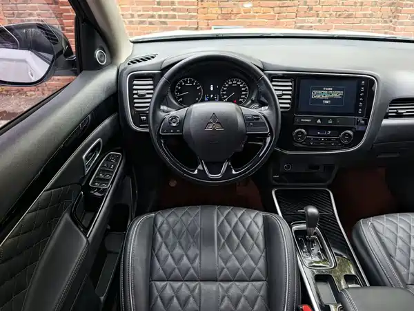 Mitsubishi Outlander 2021