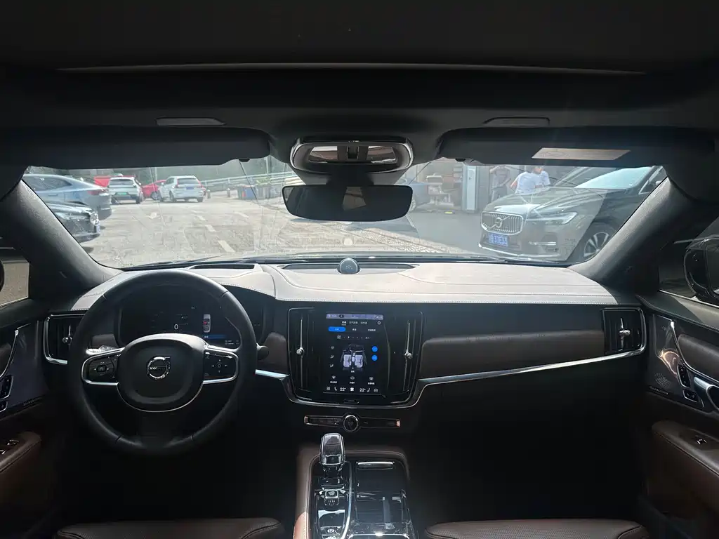 Volvo S90 PHEV 2023 — фото 10