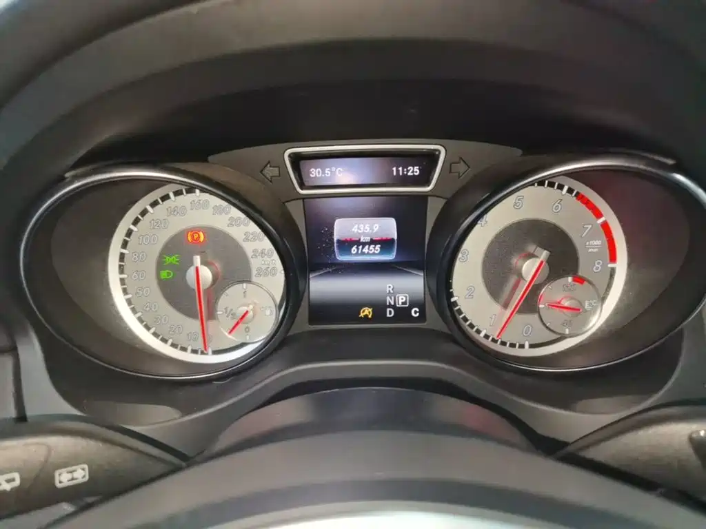 Mercedes-Benz GLA 2016 — фото 12
