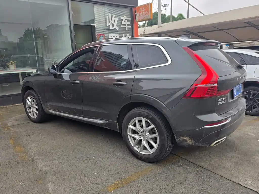 Volvo XC60 2021 — фото 2