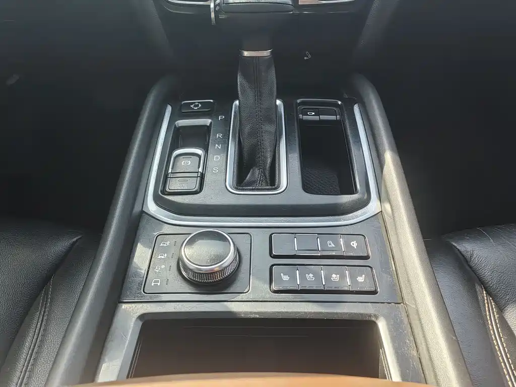 GAC Motor Trumpchi GS8 2018 — фото 16
