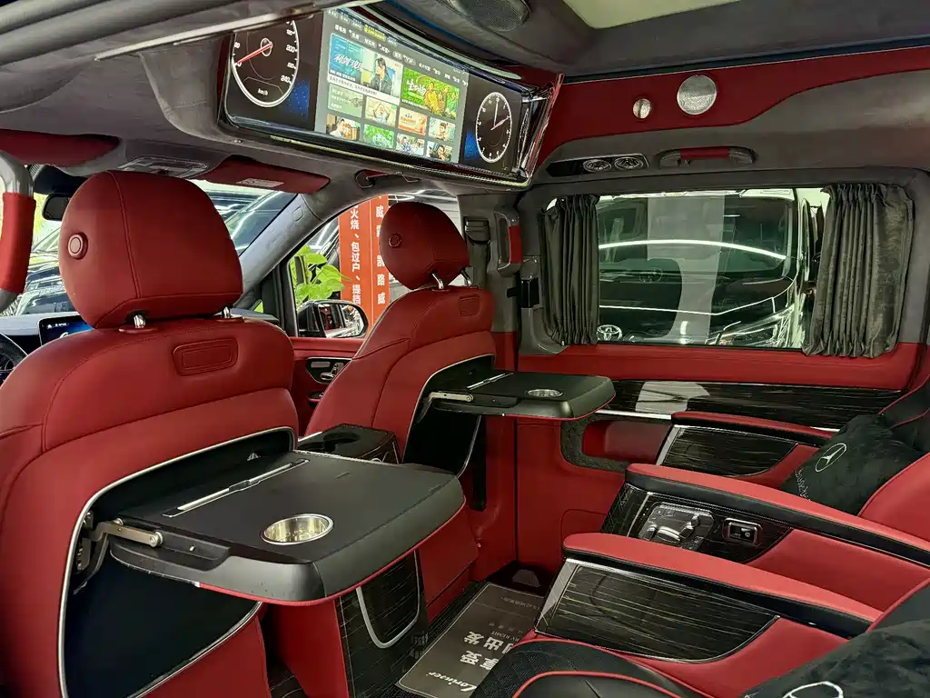 Mercedes-Benz V-Class 2023 — фото 9