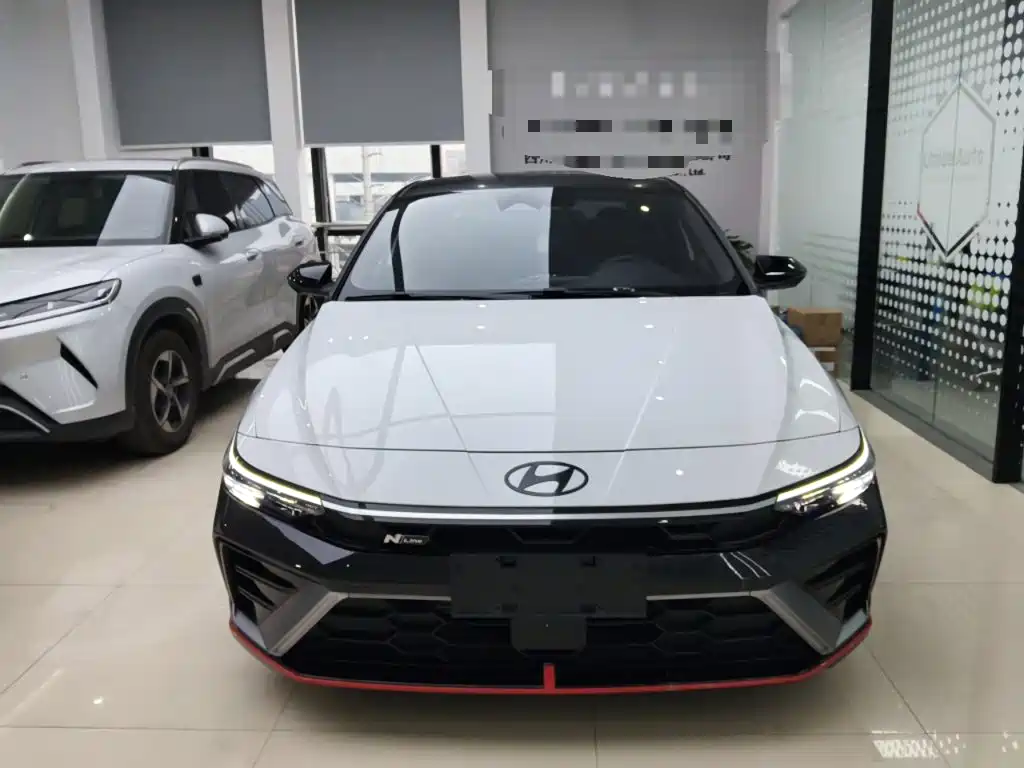 Hyundai Elantra 2025