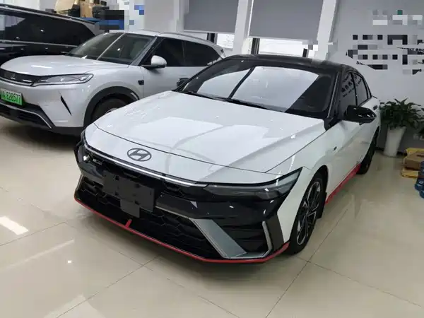 Hyundai Elantra 2025