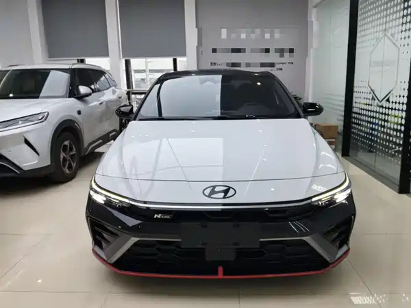 Hyundai Elantra 2025