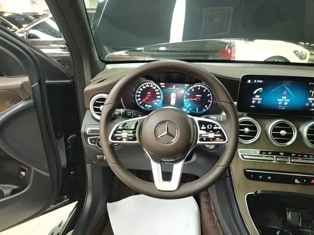 Mercedes-Benz GLC 2022 — фото 11