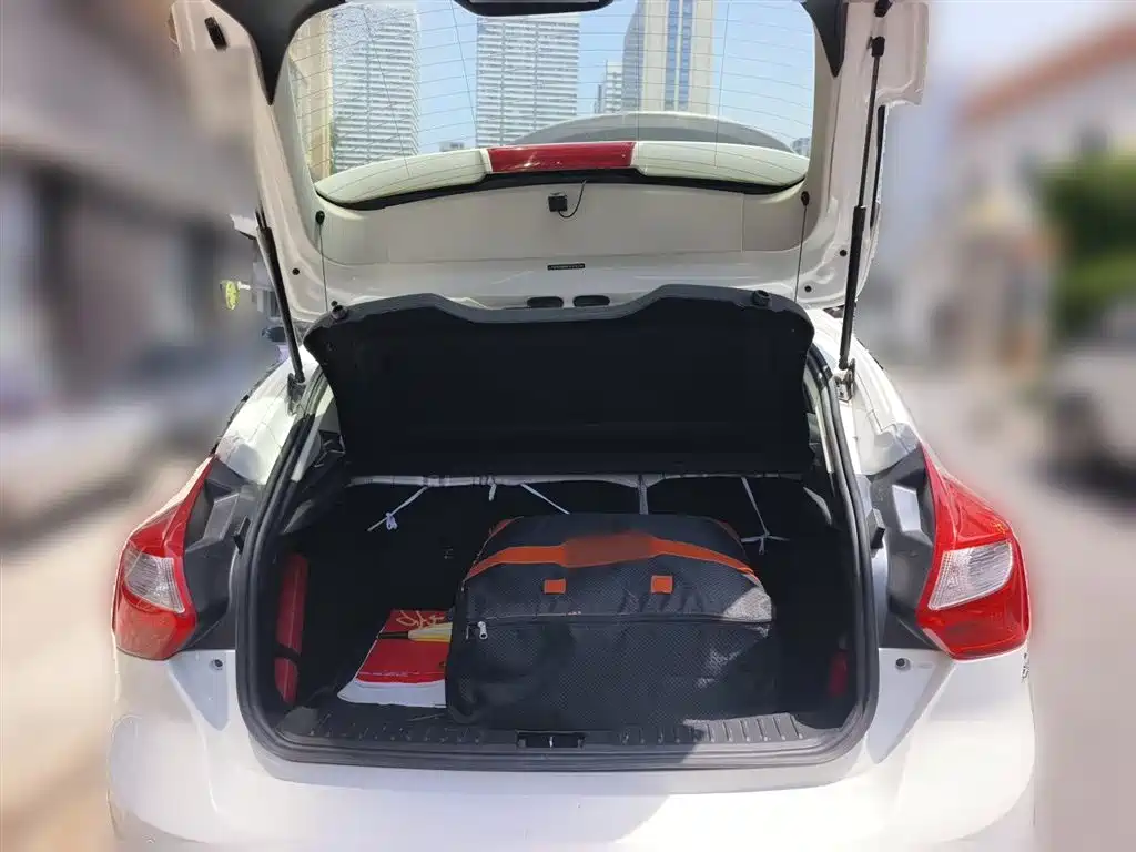 Ford Focus 2015 — фото 15