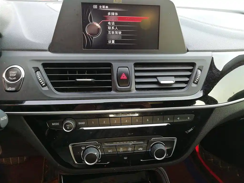 BMW 1 Series 2017 — фото 10