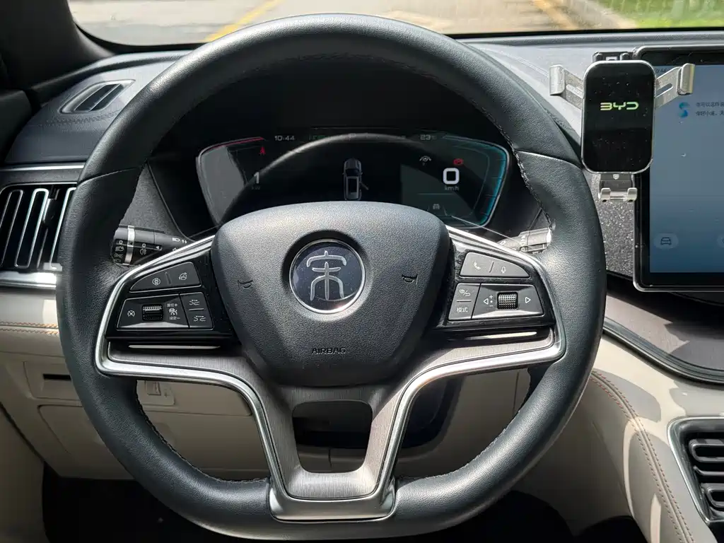 BYD PLUS New Energy 2022 — фото 11