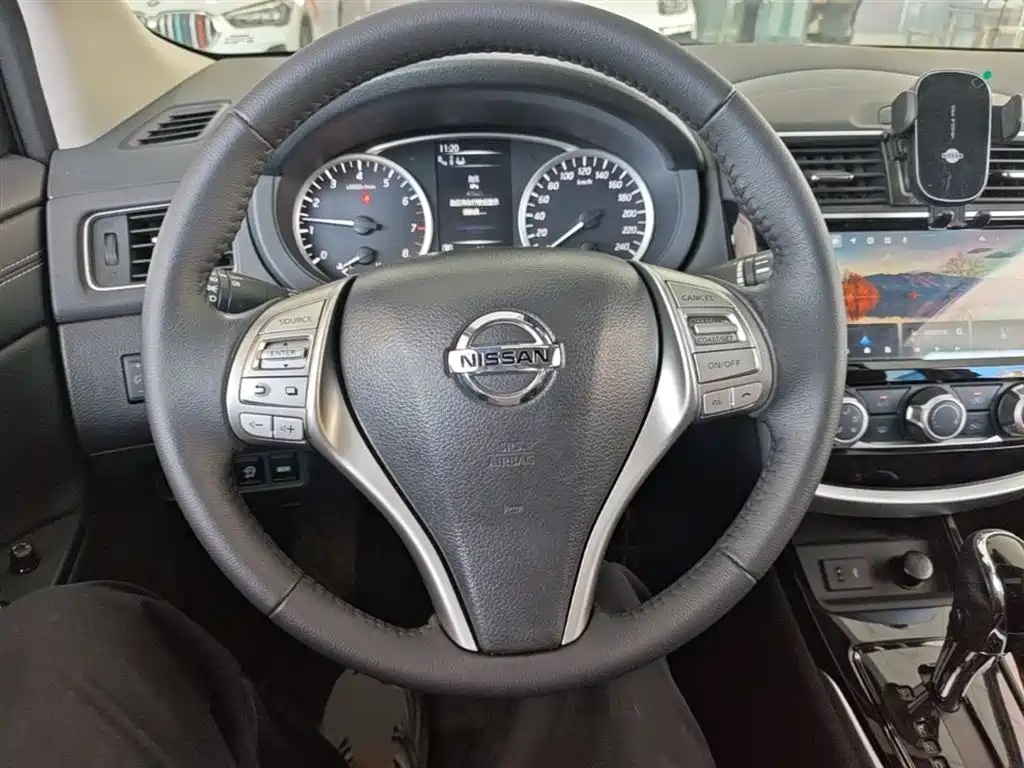 Nissan Tiida 2022 — фото 11