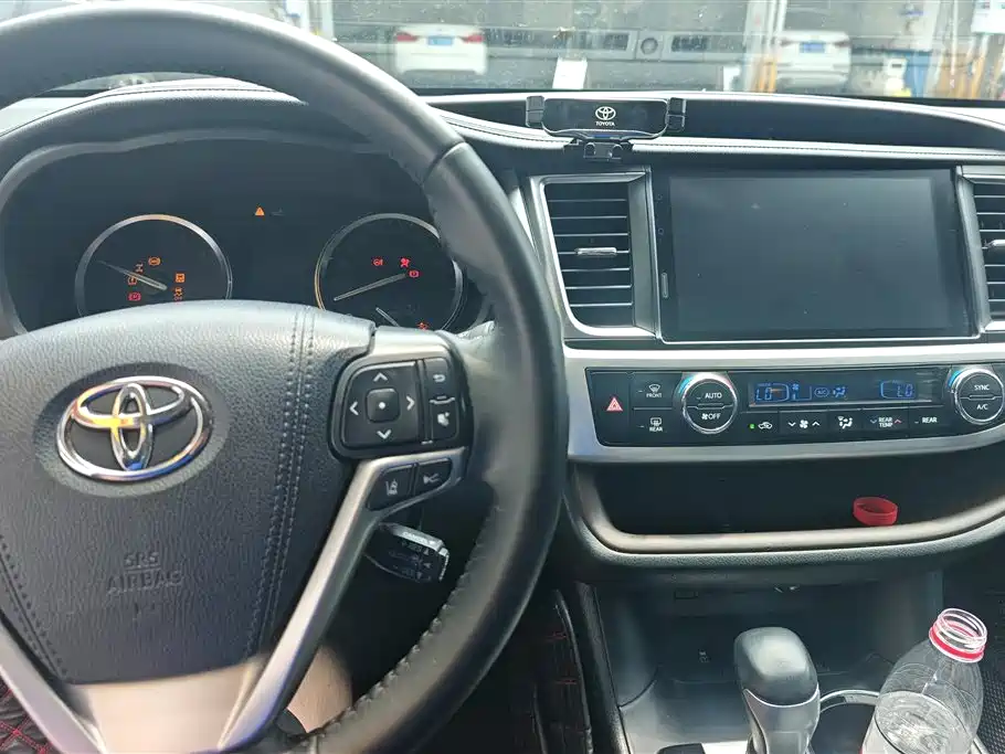 Toyota Highlander 2020 — фото 11