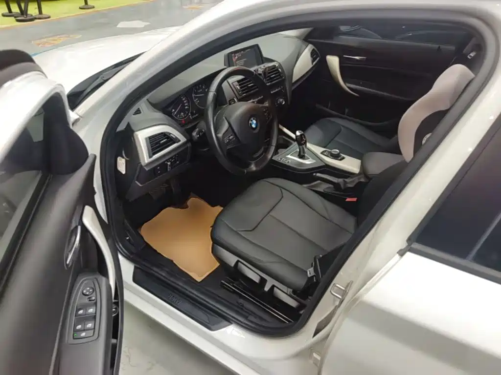 BMW 1 Series 2015 — фото 16