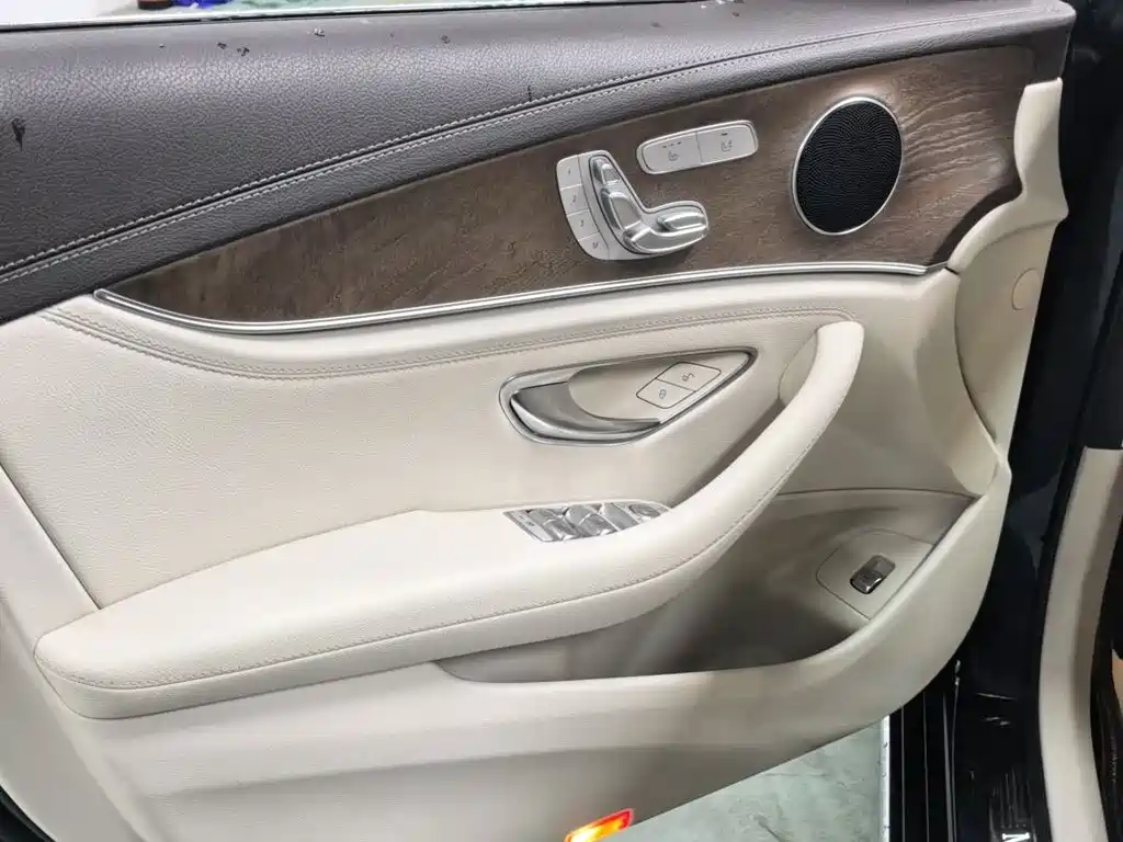 Mercedes-Benz E-Class 2019 — фото 13