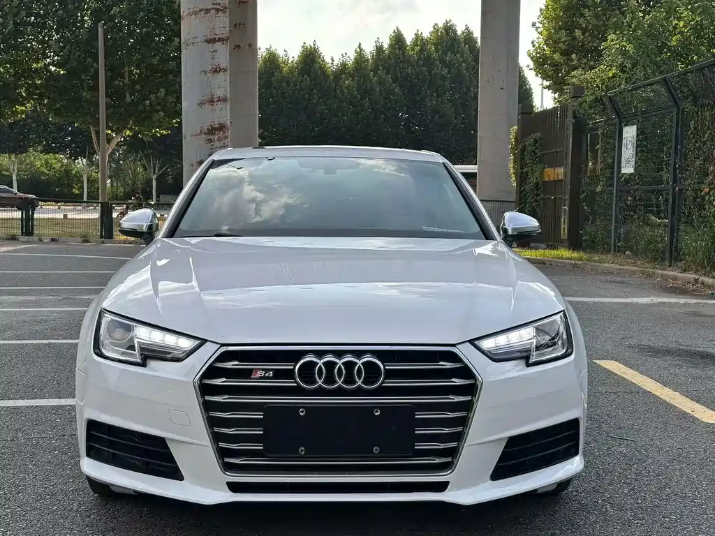 Audi A4L 2017