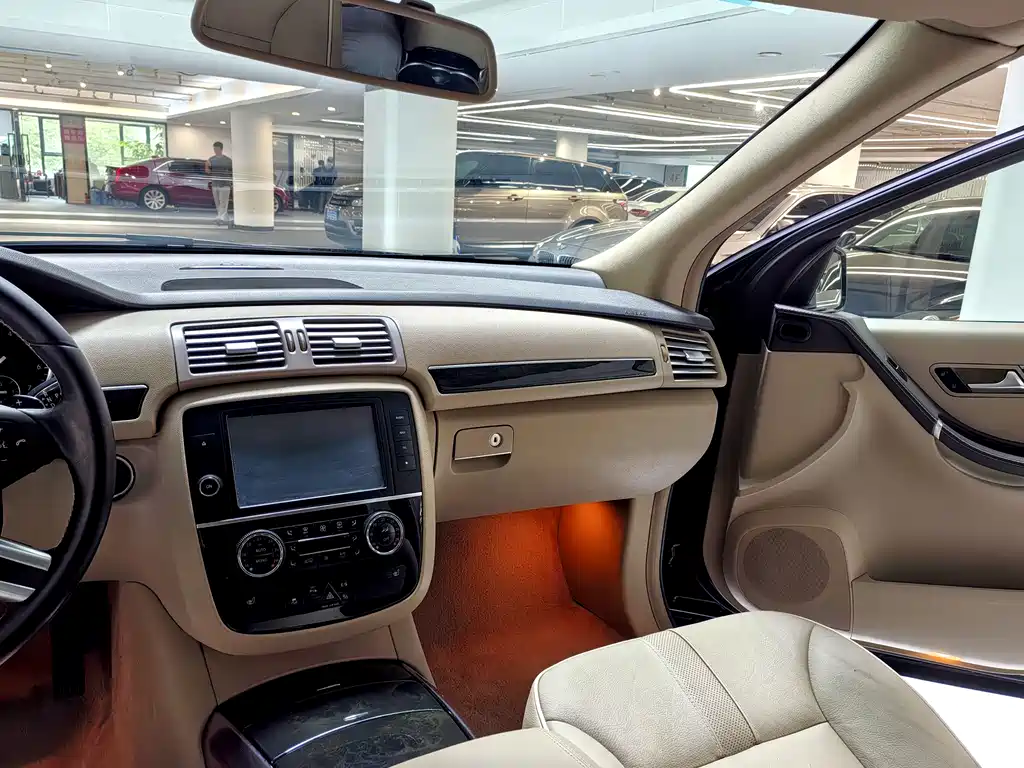 Mercedes-Benz R-Class 2016 — фото 13