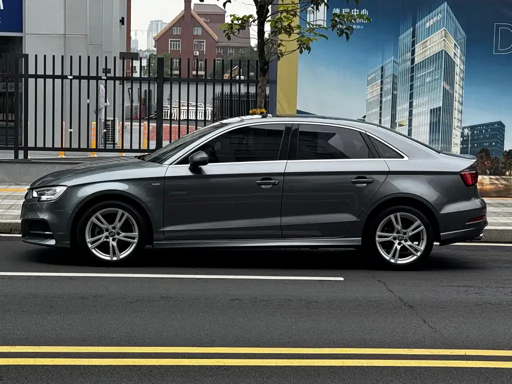 Audi A3 2018 — фото 15