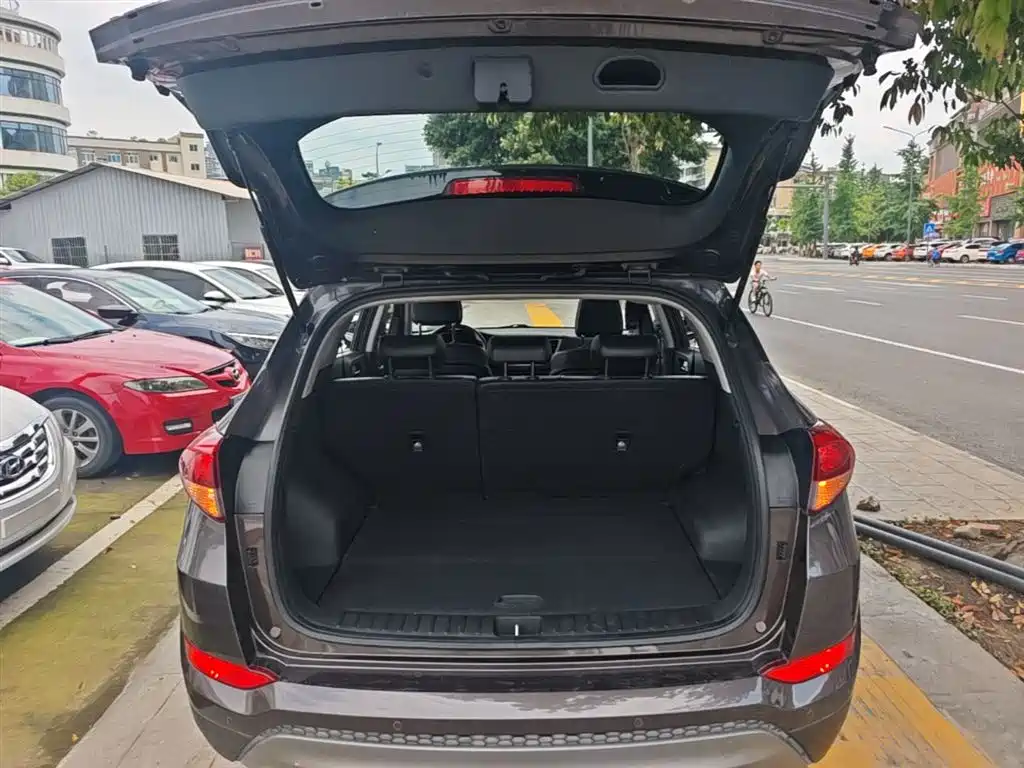 Hyundai Tucson 2017 — фото 19