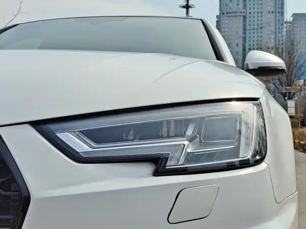 Audi A4L 2018