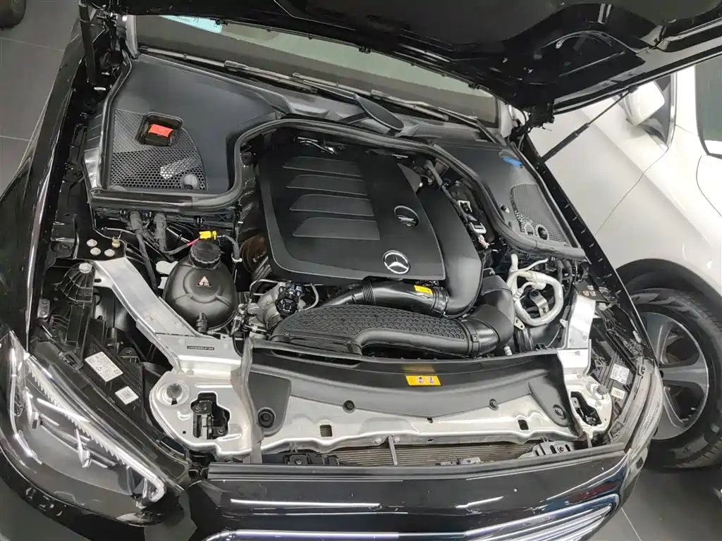 Mercedes-Benz E-Class 2022 — фото 20