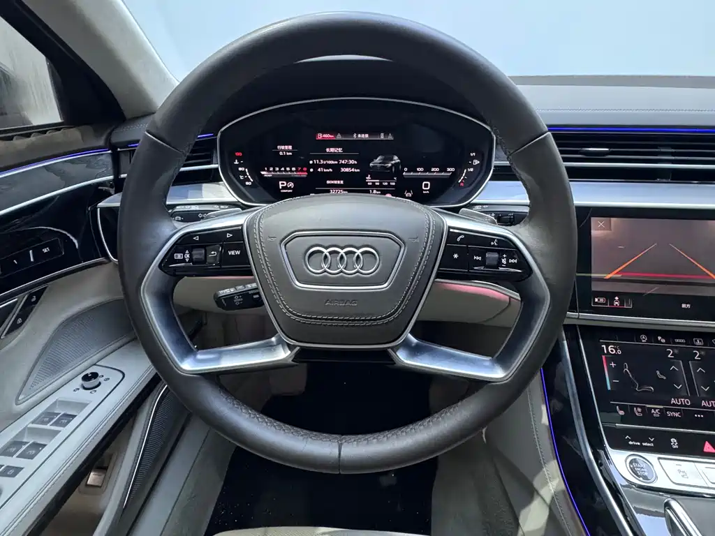 Audi A8 2025 — фото 12